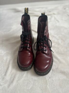 Doc Martens size 7 adult woman 1460 Cherry Red Smooth leather boots